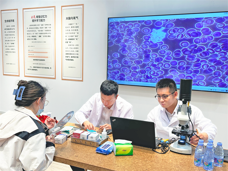 得高補氧學習桌亮相第83屆中國教育裝備展示會，富氧科技助力青少年智慧成長 圖片7